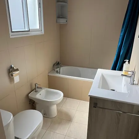 Casa A 2 Minutos A Pe De Piscina Natural בית נופש *