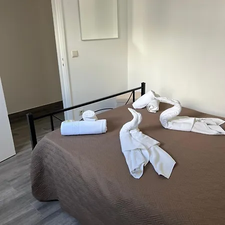 Casa de Férias Casa A 2 Minutos A Pe De Piscina Natural Ponta Delgada