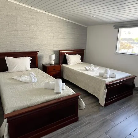 Casa A 2 Minutos A Pe De Piscina Natural Casa de Férias *