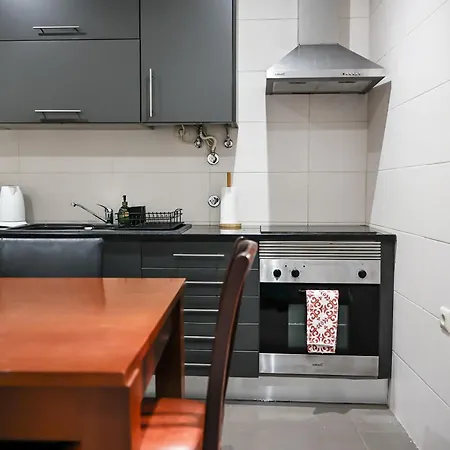 Casa A 2 Minutos A Pe De Piscina Natural * Ponta Delgada (Sao Miguel)