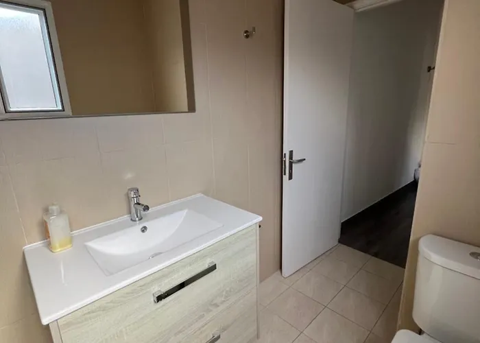 펜션 Casa A 2 Minutos A Pe De Piscina Natural