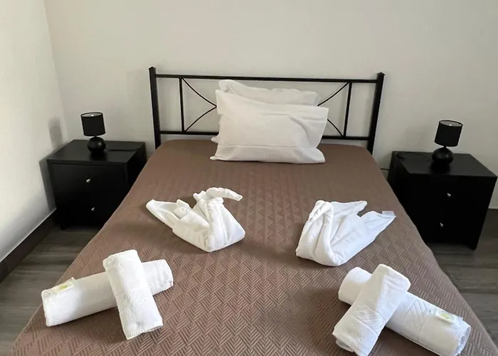 Casa A 2 Minutos A Pe De Piscina Natural 펜션