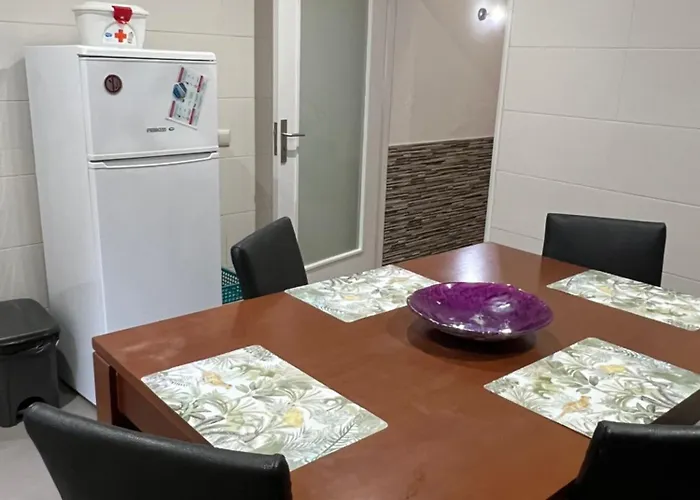 Casa A 2 Minutos A Pe De Piscina Natural * Ponta Delgada