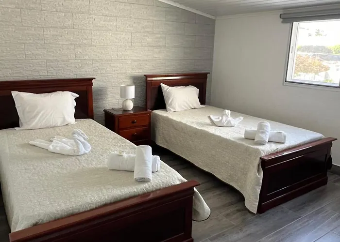 Casa A 2 Minutos A Pe De Piscina Natural Nyaraló *