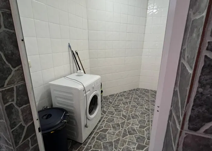 Casa A 2 Minutos A Pe De Piscina Natural Nyaraló *