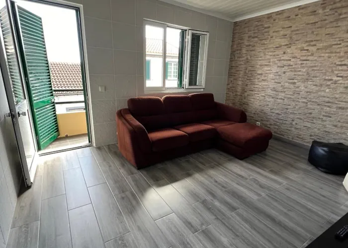 펜션 Casa A 2 Minutos A Pe De Piscina Natural Ponta Delgada